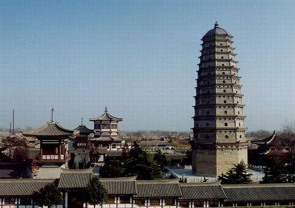 PS给晴空加上朵朵白云 优图宝 PS图片合成教程 三联