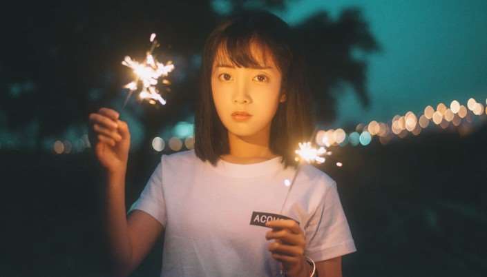 夜景人像，夜景照片调出梦幻亮丽色彩_www.utobao.com