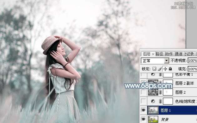 Photoshop给野外的美女加上梦幻的淡青色